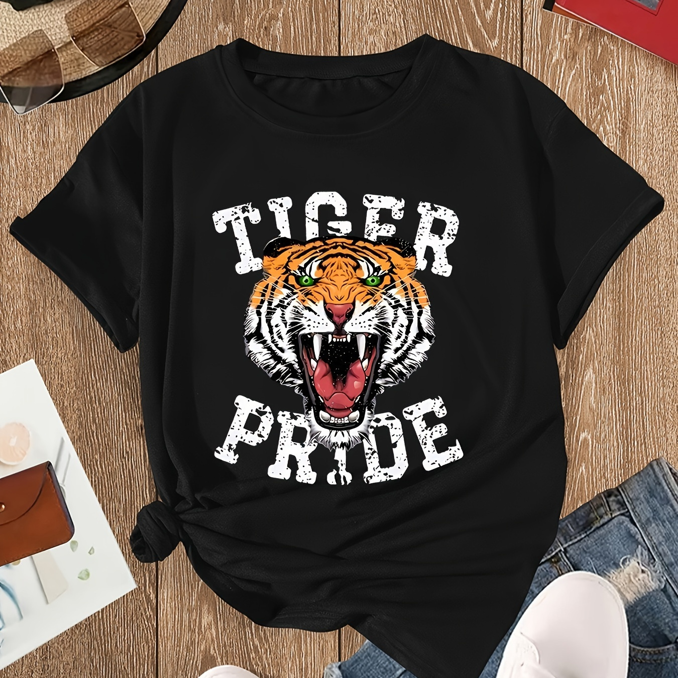 

Tiger Graphic Round Neck Short Sleeve T-shirt, Casual Sports Tee, Women's Activewear