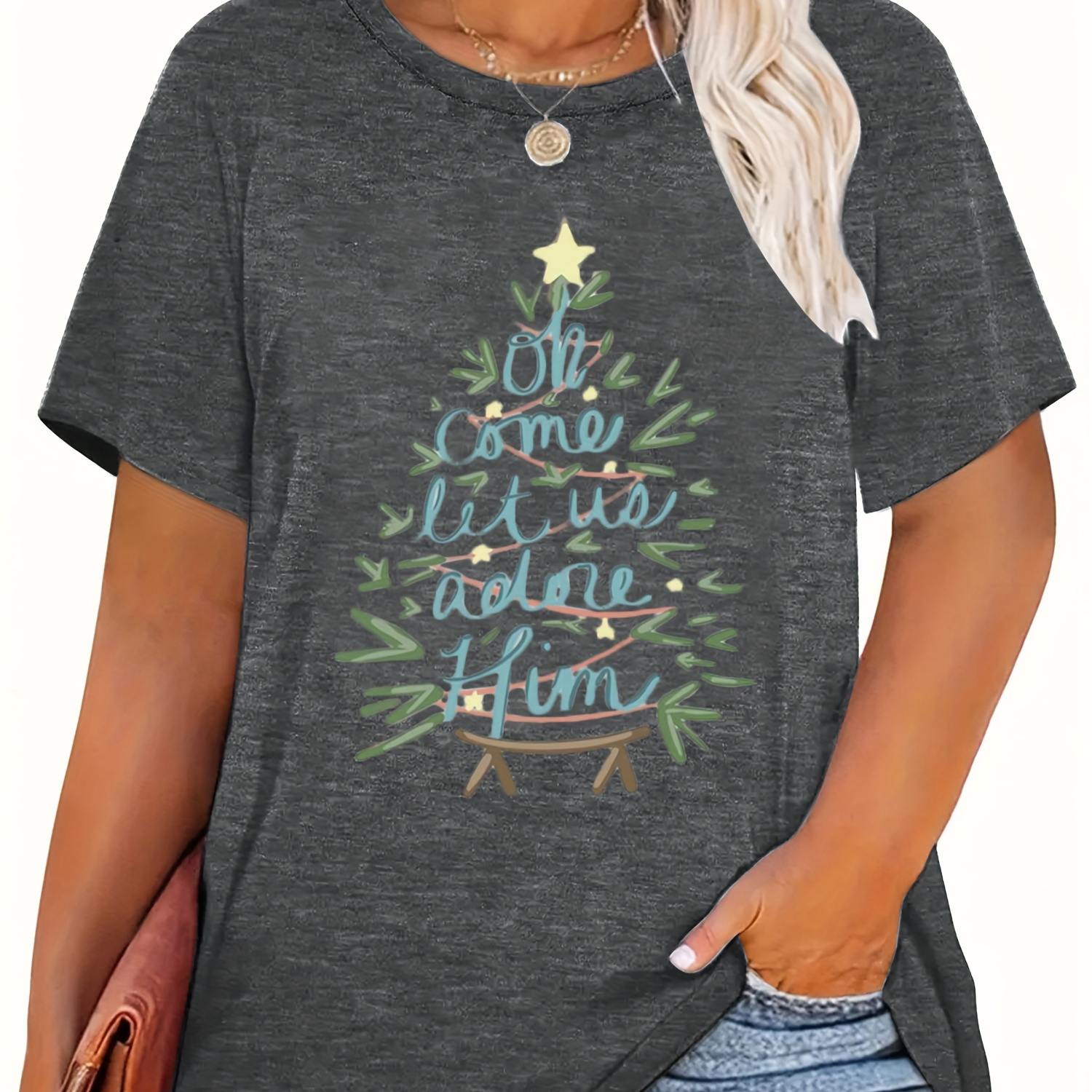 

Plus Size Christmas Tree Print T-shirt, Casual Short Sleeve Crew Neck Top For Summer & Spring, Women's Plus Size Clothing