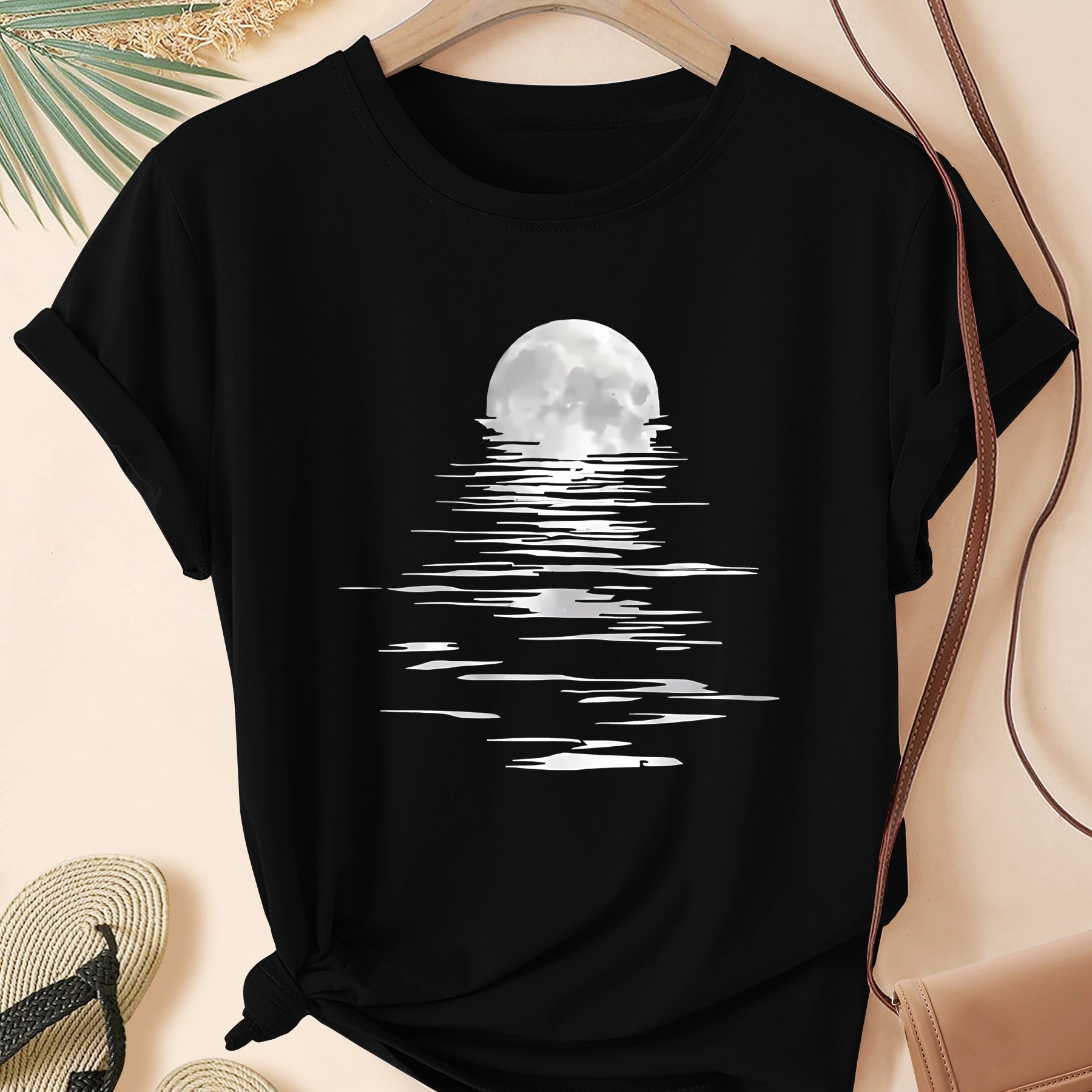 

Moon T-shirt, Round Neck Short Sleeves Sports Tee, Women's Comfy Tops