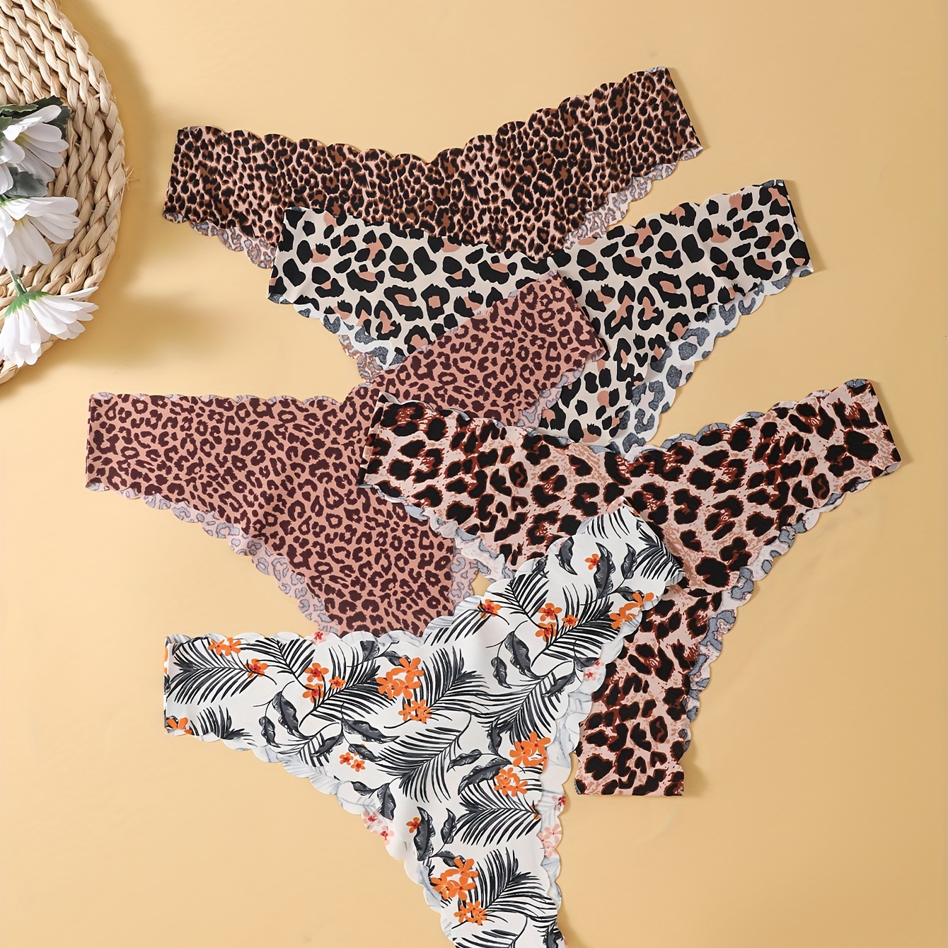 

5pcs Leopard Print Seamless Briefs, Fashion & Breathable Intimates Panties, Women's Lingerie & Underwear