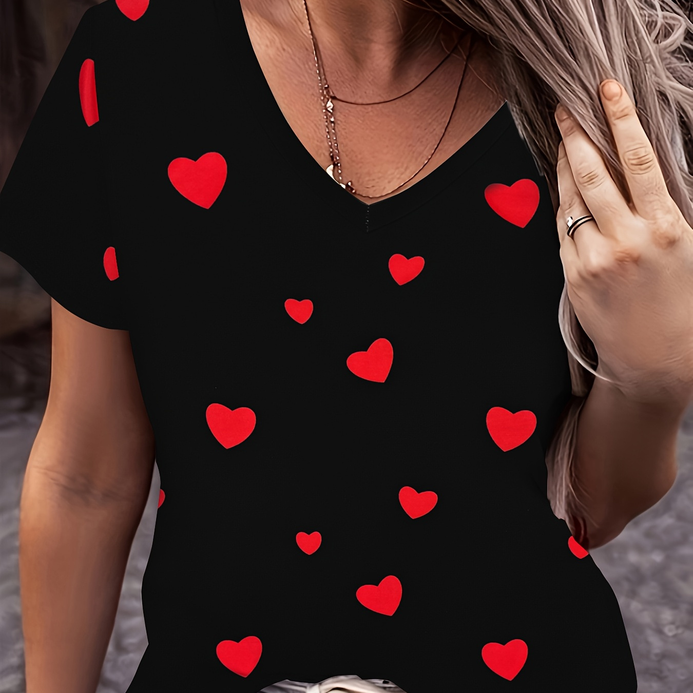 

1pc Women's Casual V-neck T-shirt With 3d Red Heart Print, Breathable Polyester And Spandex , Design, Regular Length, Knit Fabric Top, Style, All//all