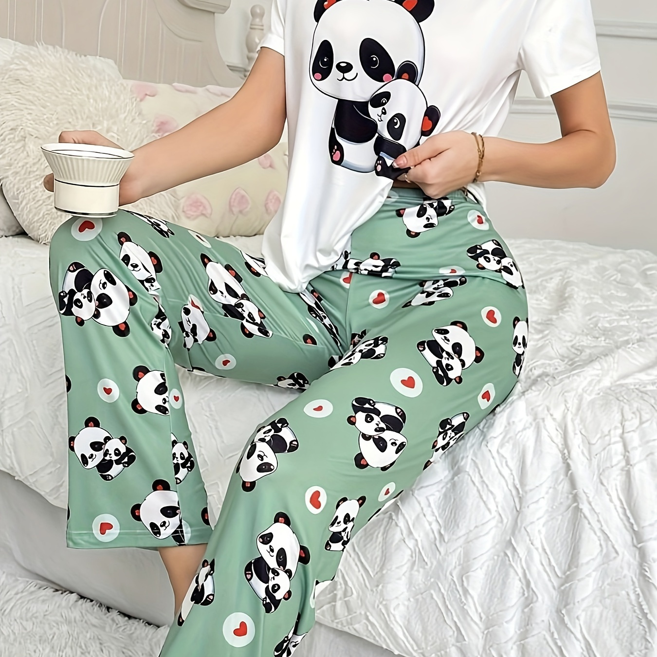 

Ensemble Pyjama Imprimé Mignon pour Femme - Haut Confortable à Manches Courtes et Col Rond & Pantalon Long à Motif Cœur, Lavable en Machine