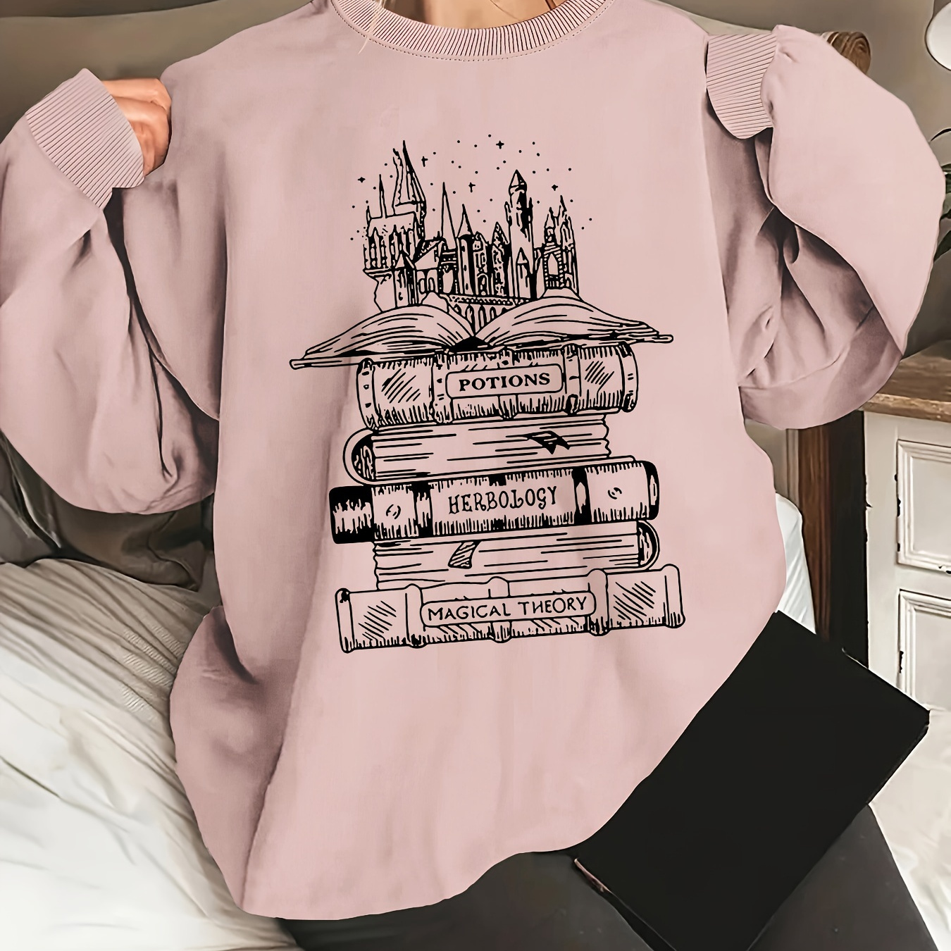 

Plus Size Books Print Sweatshirt, Crew Neck Casual Sweatshirt For Fall & Spring, Women's Plus Size Clothing