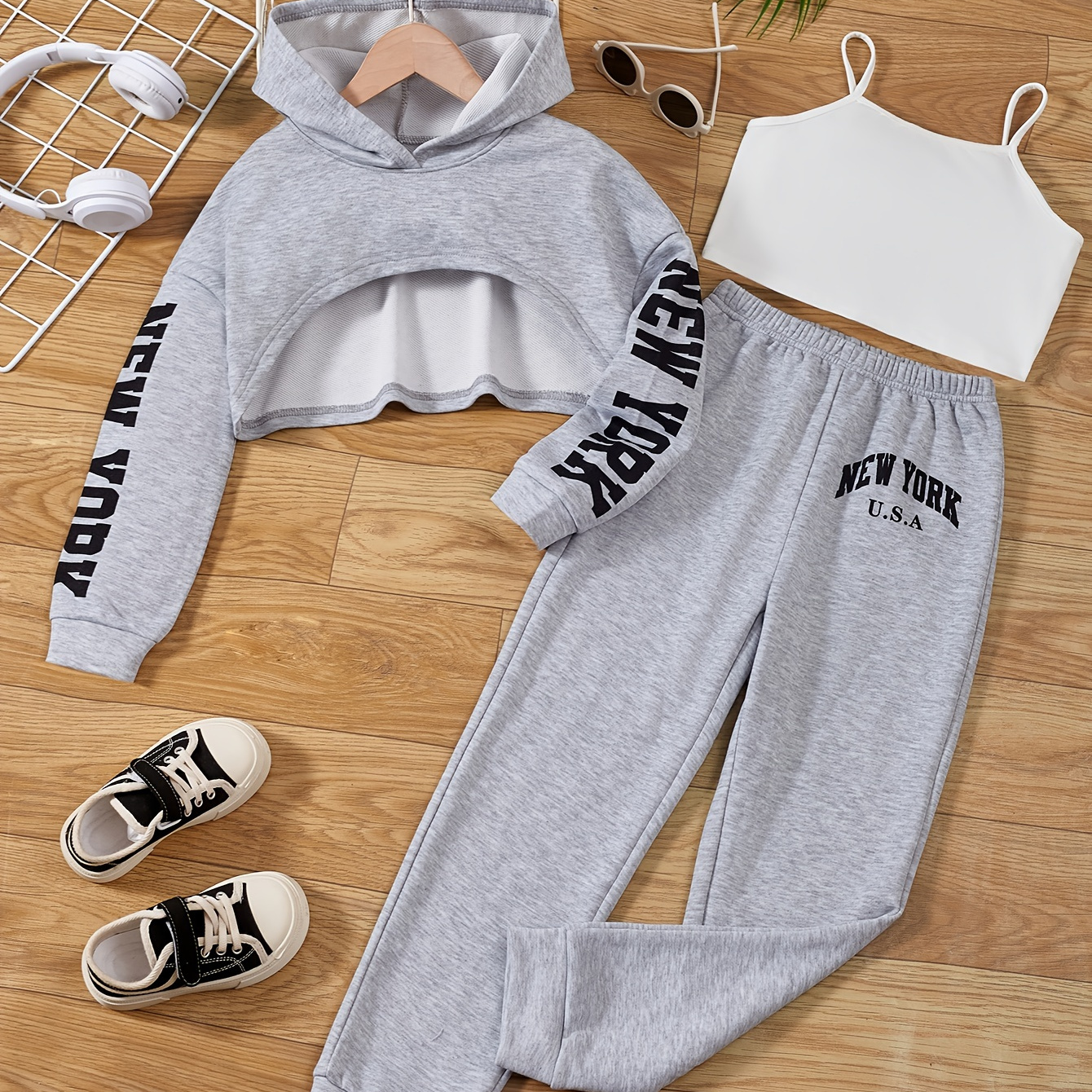 

3pcs Girl's Trendy Outfit, Crop Hoodie & Cami Top & Sweatpants Set, New York Print Casual Long Sleeve Top, Kid's Clothes For Spring Fall Winter
