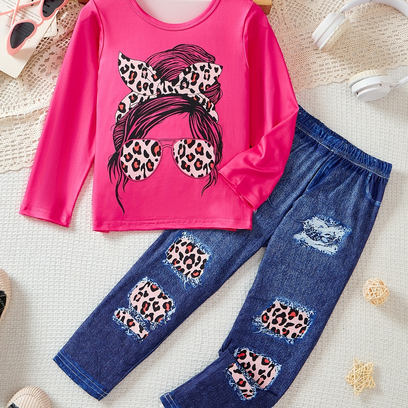 

Spring/fall Cute Leopard Print Portrait Long Sleeve Top And Denim-style Pants Set For Kids, Polyester Knit Fabric With Slight Stretch, Regular Fit Pant Set For Ages 12 And Under