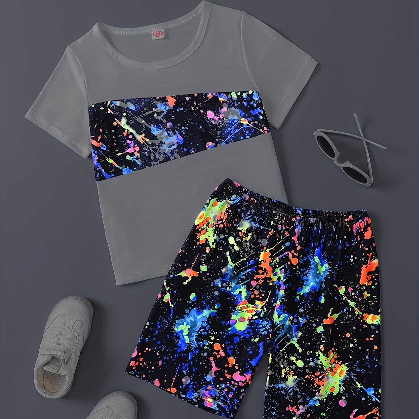 

Boys Casual Color Block Graffiti Print T-shirt & Shorts Set For Summer