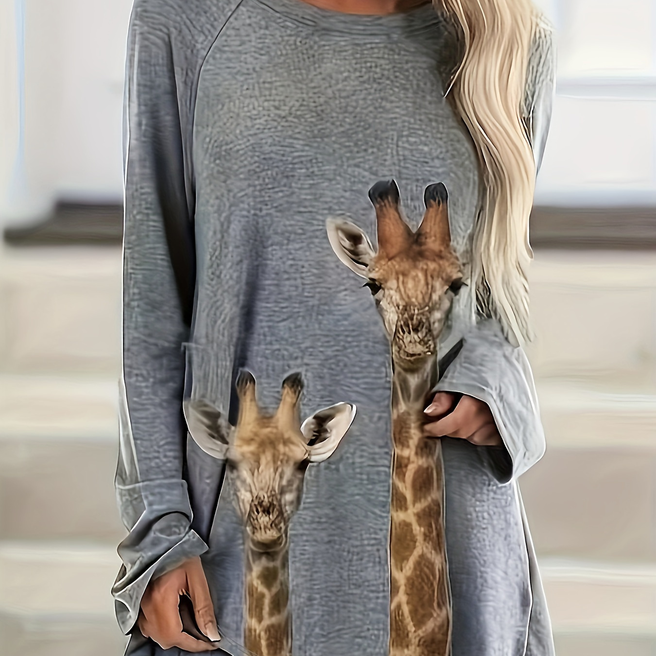 

Plus Size Casual T-shirt, Women's Plus Giraffe Print Long Sleeve Round Neck Medium Stretch Tunic T-shirt