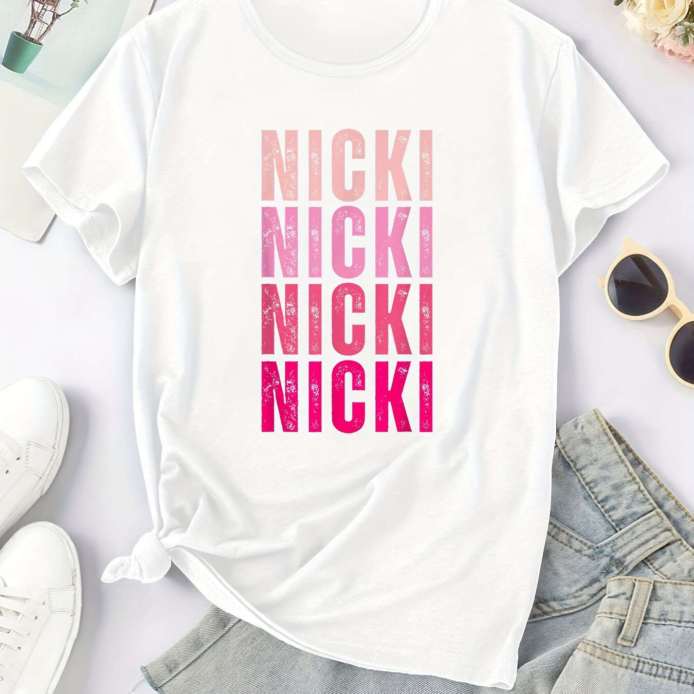 

Red Gradient Letters Nicki Pattern Crew Neck T-shirt, Casual Short Sleeve T-shirt, Women's Clothing