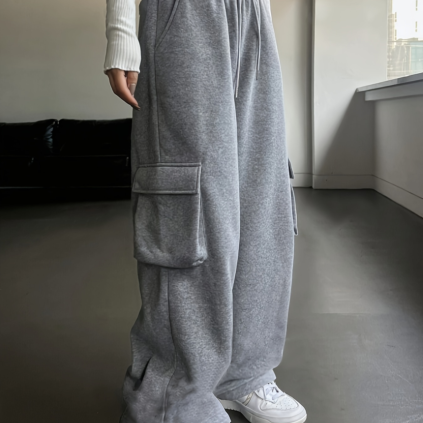 

Pantalon de jogging à poches à rabat de couleur unie, pantalon décontracté à cordon de serrage et taille élastique, jambes larges pour l'automne et l'hiver, vêtements pour femmes.