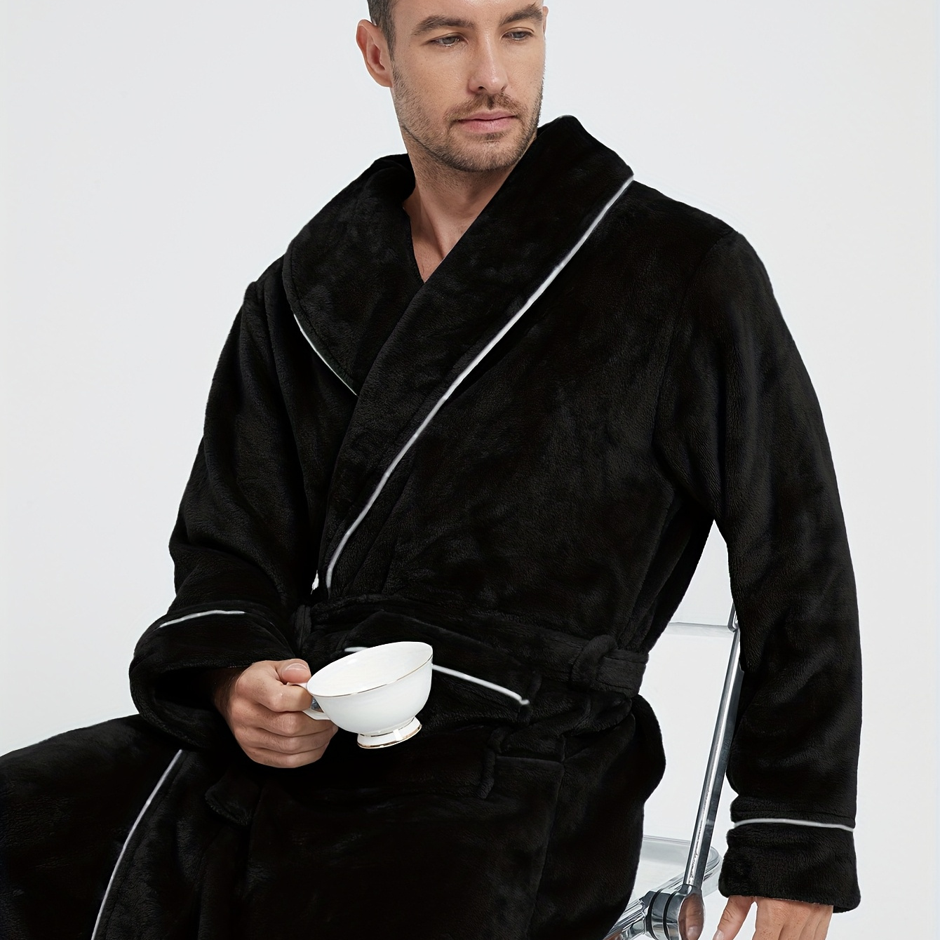 

A , Oversized, Comfortable Flannel Bathrobe With Long Sleeves, Autumn And Winter, Made Of High-quality Coral Fleece For Men And Women, Ideal For Warm And Casual .