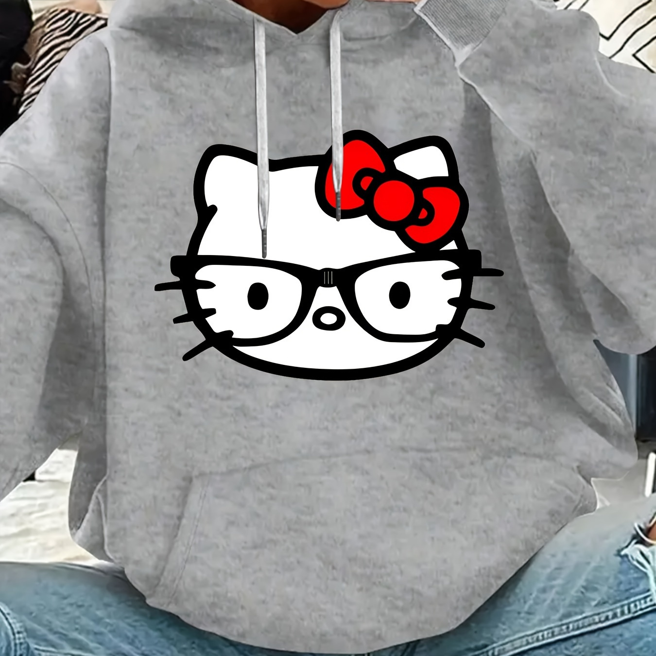 

Sanrio Hello Kitty Printed Women's Pullover Hoodie, Comfy Long Sleeve Casual Sweatshirt, Women's Activewear