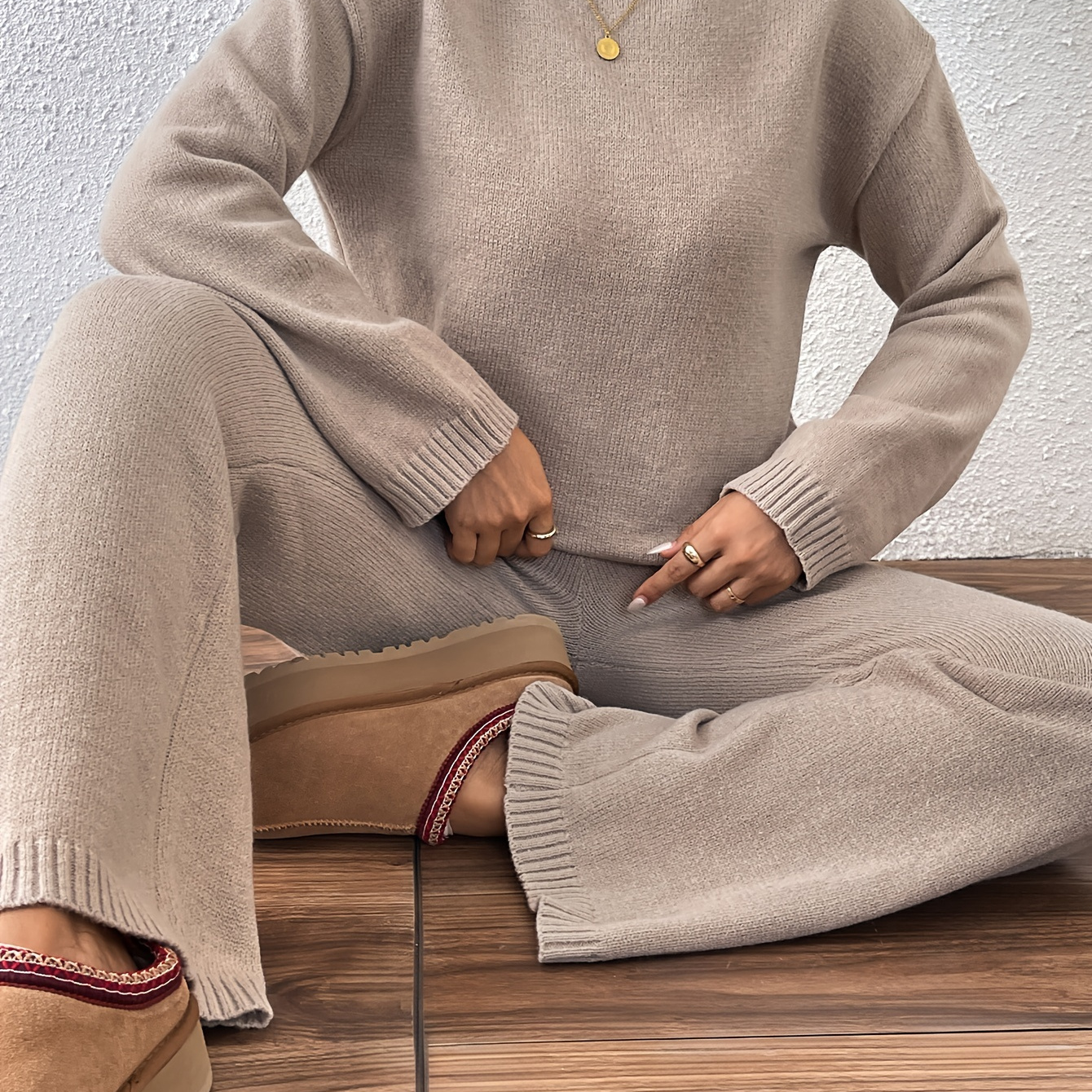 

1 Set Women's Casual Knit Sweater And Wide Leg Pants Outfit, Polyester Round Neck Pullover With Solid Color, Cozy Loose Fit For Home And Travel