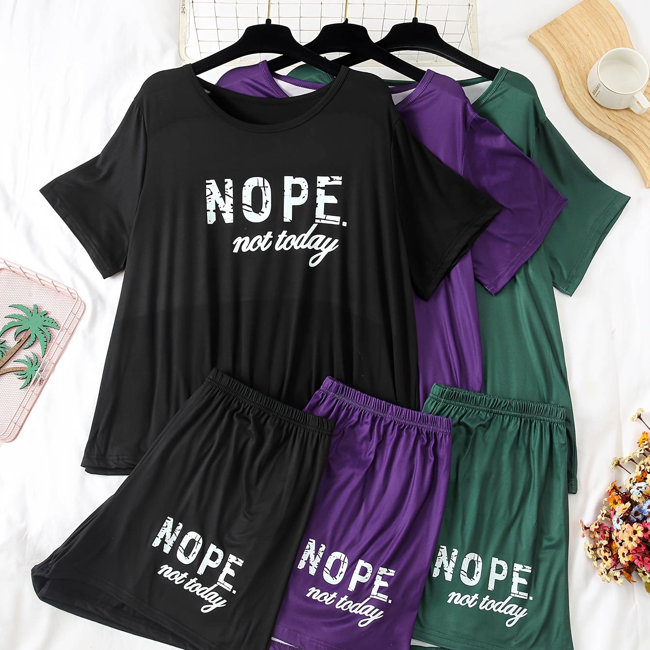 

Women's Plus Size Casual Pajama Set - Short Sleeve & Shorts With Letter Print, Machine Washable, Plus Size Pajama Set