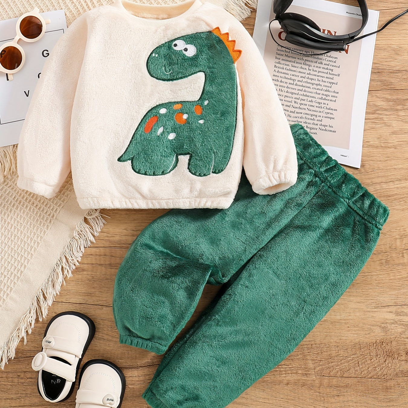 

Baby Boy Furry Cute Dinosaur Embroidered Outfits, Long-sleeved Top Pants Set, Kids Spring And Autumn Clothes Loungewear Outwear All In One!