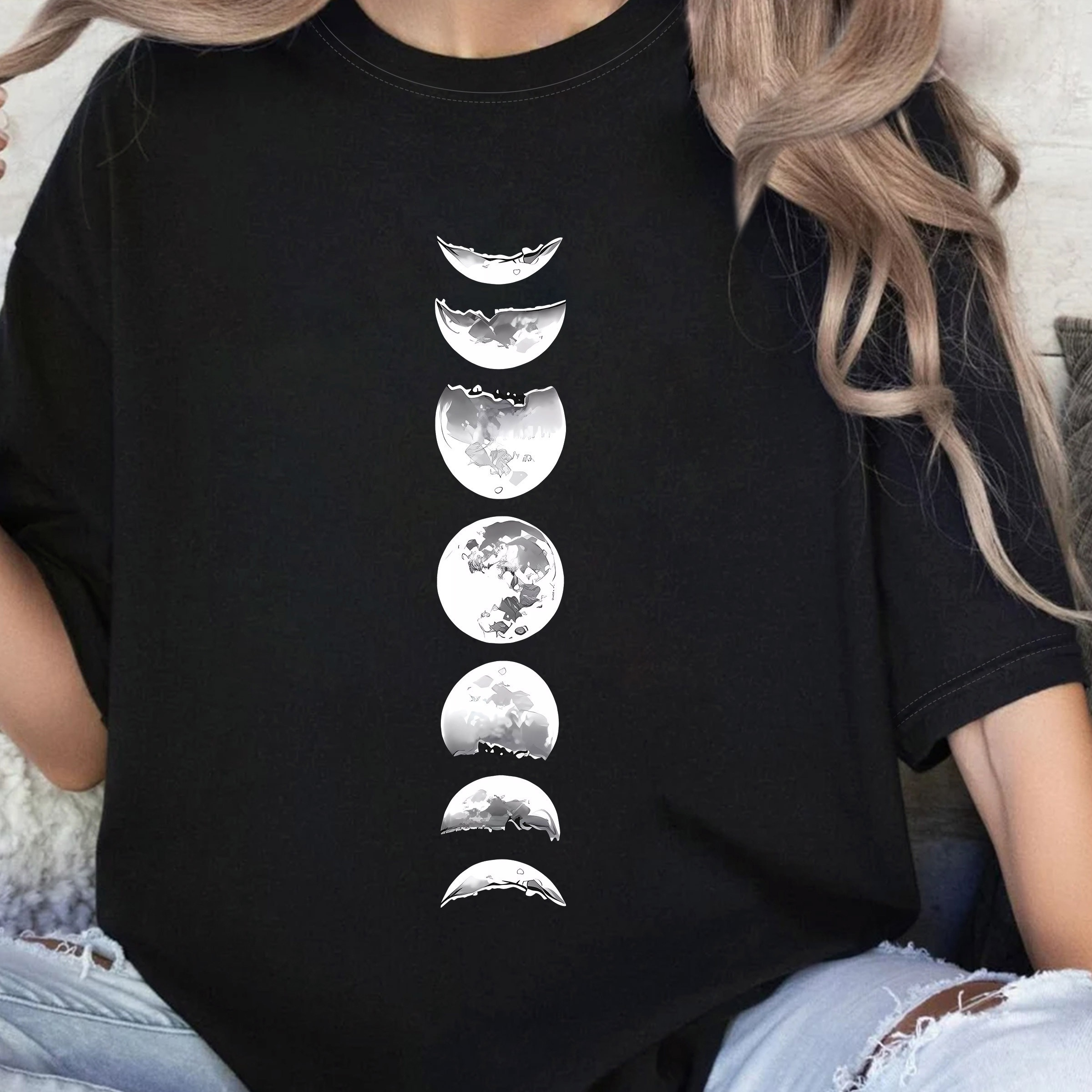 

Women's Plus Size Casual Sporty T-shirt, Moon Print, Comfort Fit Short Sleeve Tee, Fashion Breathable Casual Top