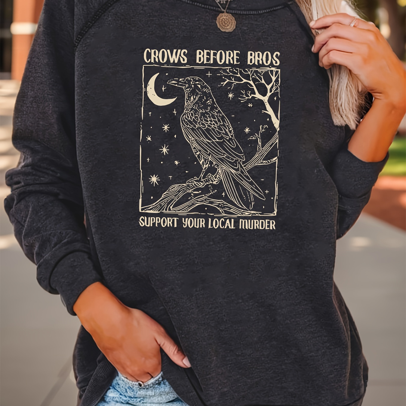 

Chic Crow & Letter Print Women's Sweatshirt - Casual Crew Neck, Long Sleeve Pullover For Spring/fall, Machine Washable, Round Neck, Fashion