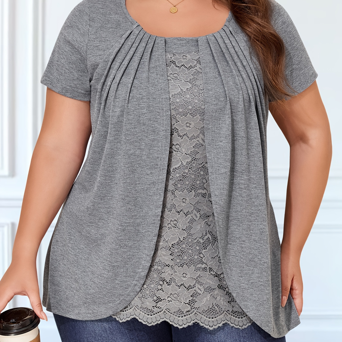 

Plus Size Short Sleeve T-shirt With Front And Lace Patchwork, Designed To A Two-piece.