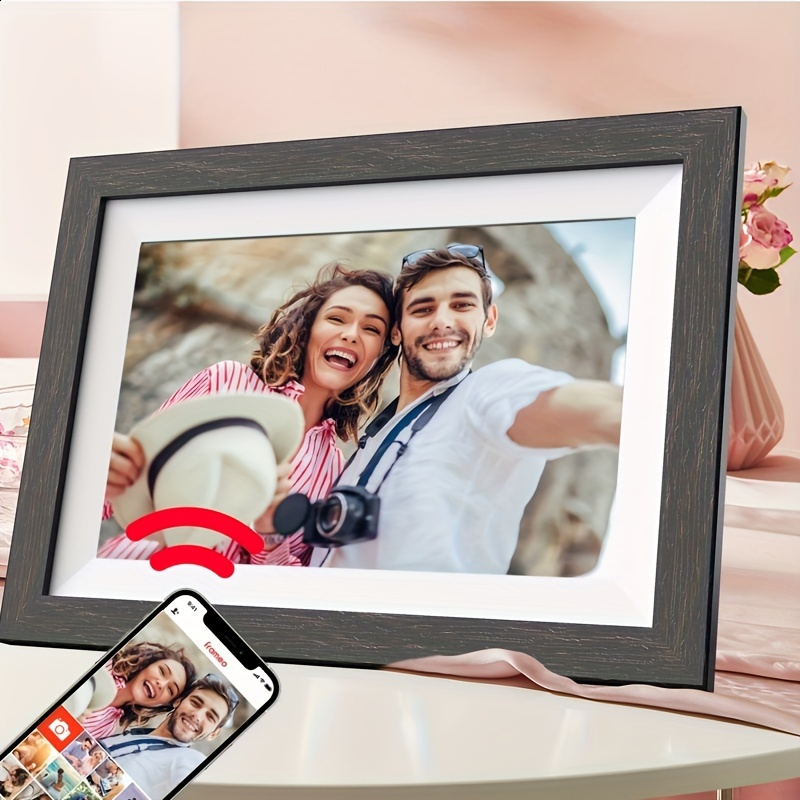 

A 10.1-inch Smart Digital Photo Frame With 32gb Memory Capacity For Home And Office Use, Allowing Instant Sharing Of Photos And Videos Through Applications Or Email, With Camera Accessories.