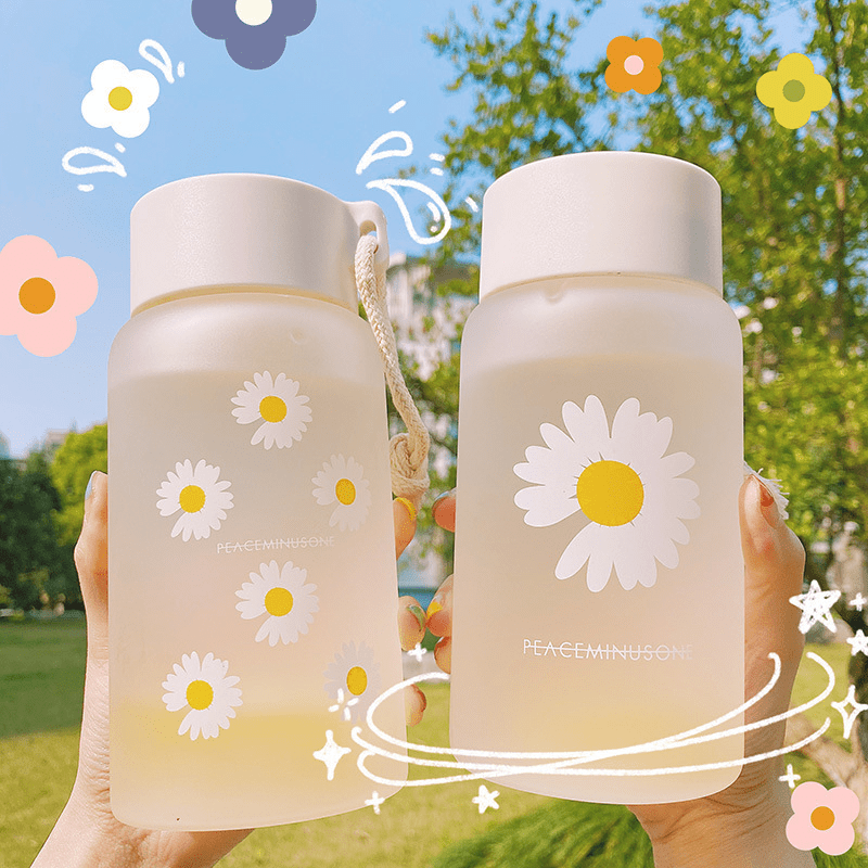480ml Milk Juice Cute Water Bottle With Scale 2 Lids Little Daisy Matte  Portable Transparent Water Cup Grass Bottles Creative Handy Cup (six  Flowers)