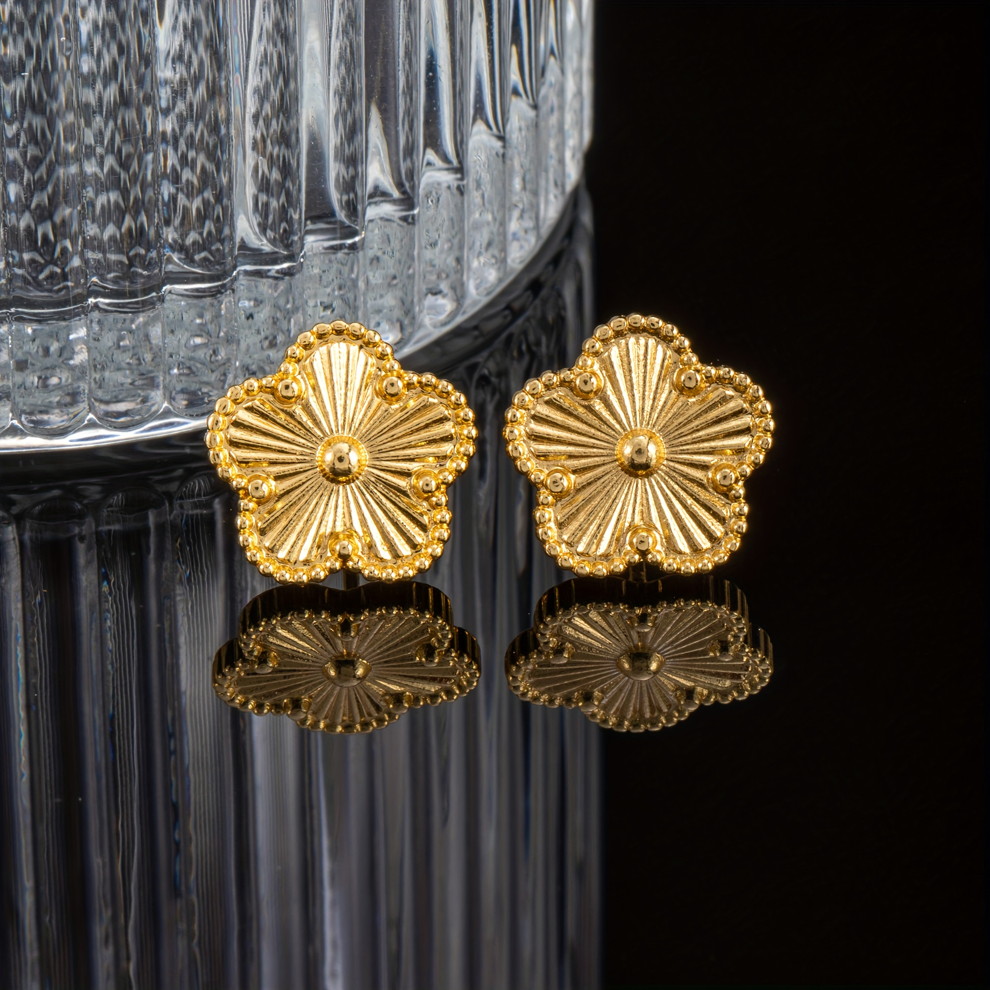 Gold earrings discount 18 karat