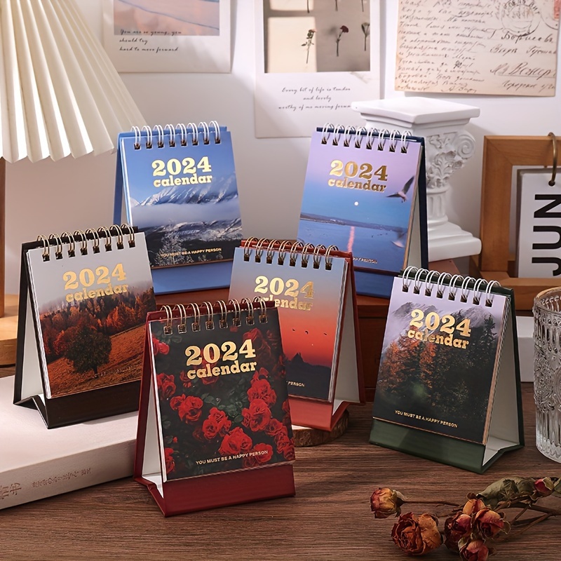 Mini calendario da scrivania in carta bagassa a partire da dicembre 2023 ‐  inizio lunedì
