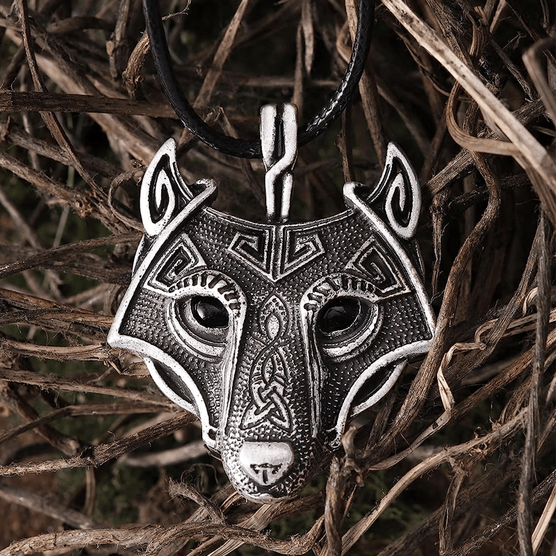 Exquisite Roaring Wolf Color Crystal Pendant Heart Necklace Gothic  Necklaces for Women Stainless Steel Jewelry Accessories Gift