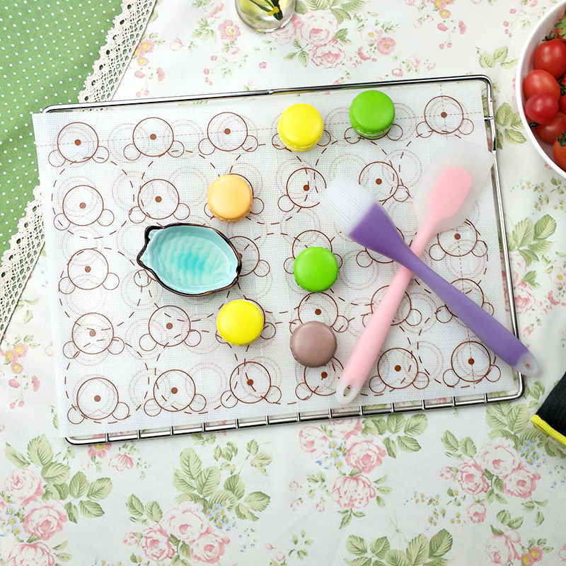 Cute Bear Macaron Silicone Baking Mat