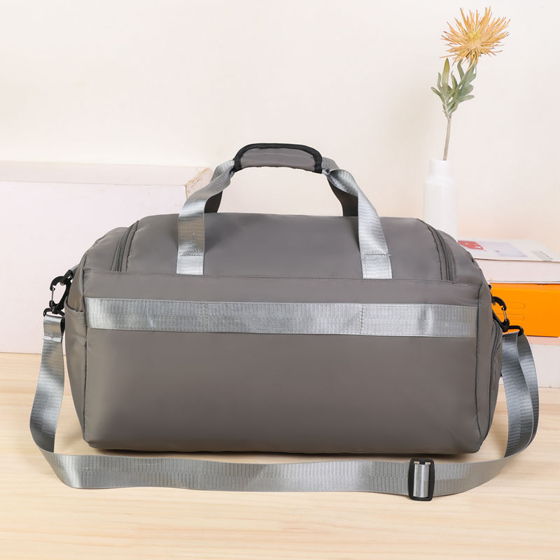 Large Capacity Lightweight Duffel Bag Gym Bag