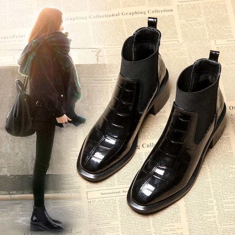 Patent leather Chelsea boots