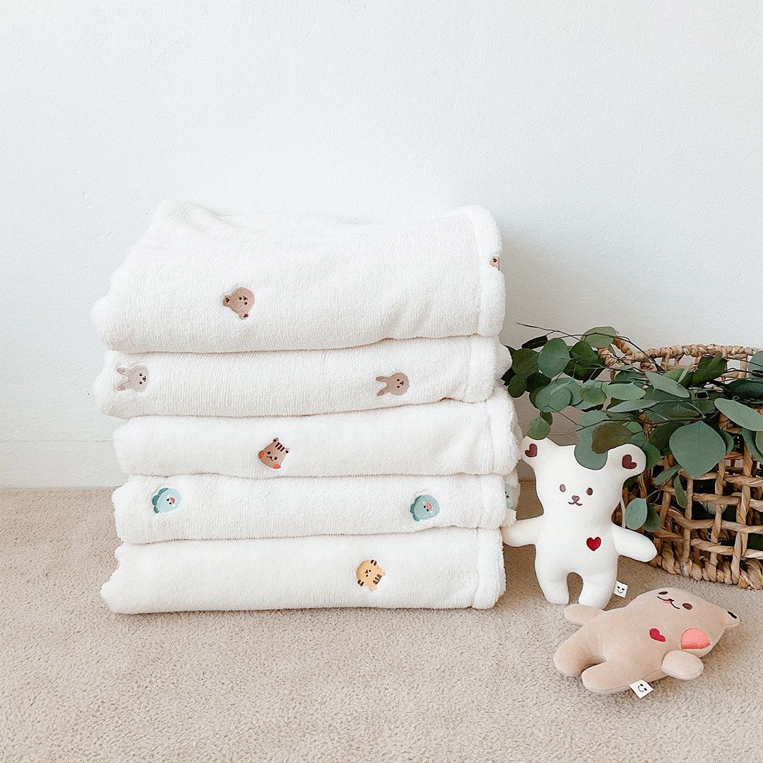 Adorable Animal Embroidery Wrap Blanket for Nap Time