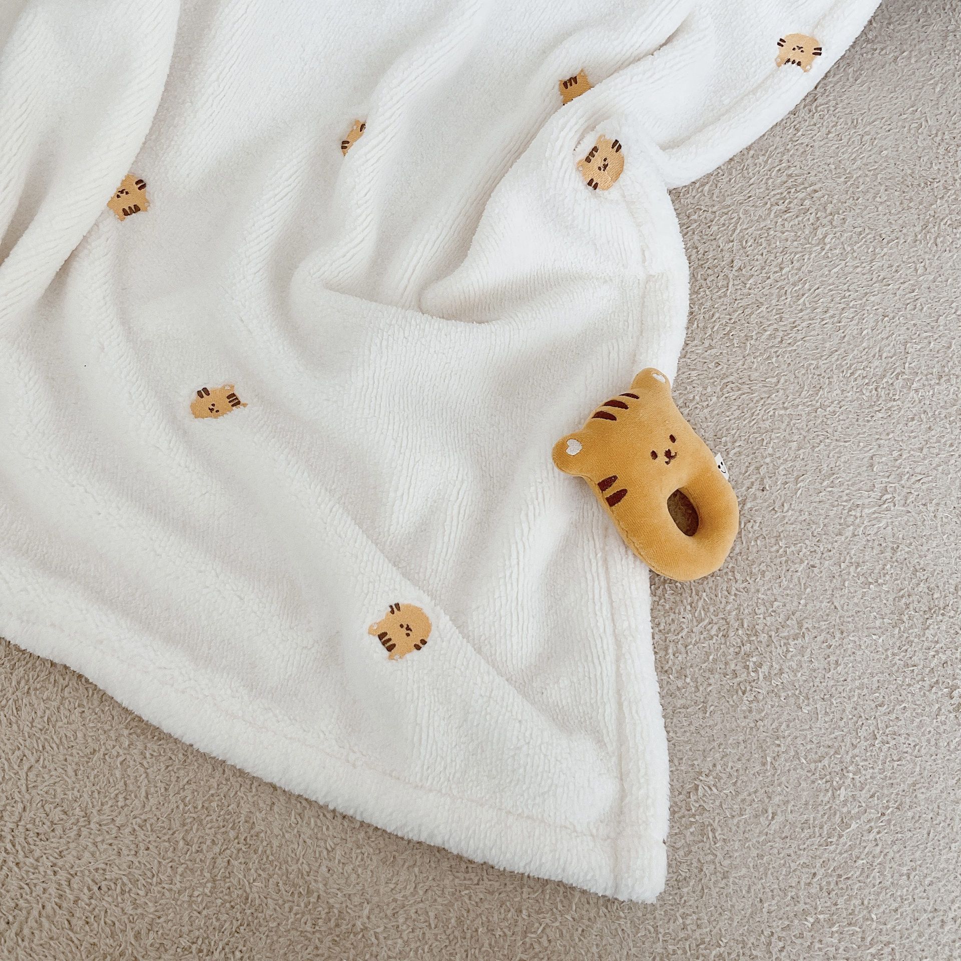 Adorable Animal Embroidery Wrap Blanket for Nap Time