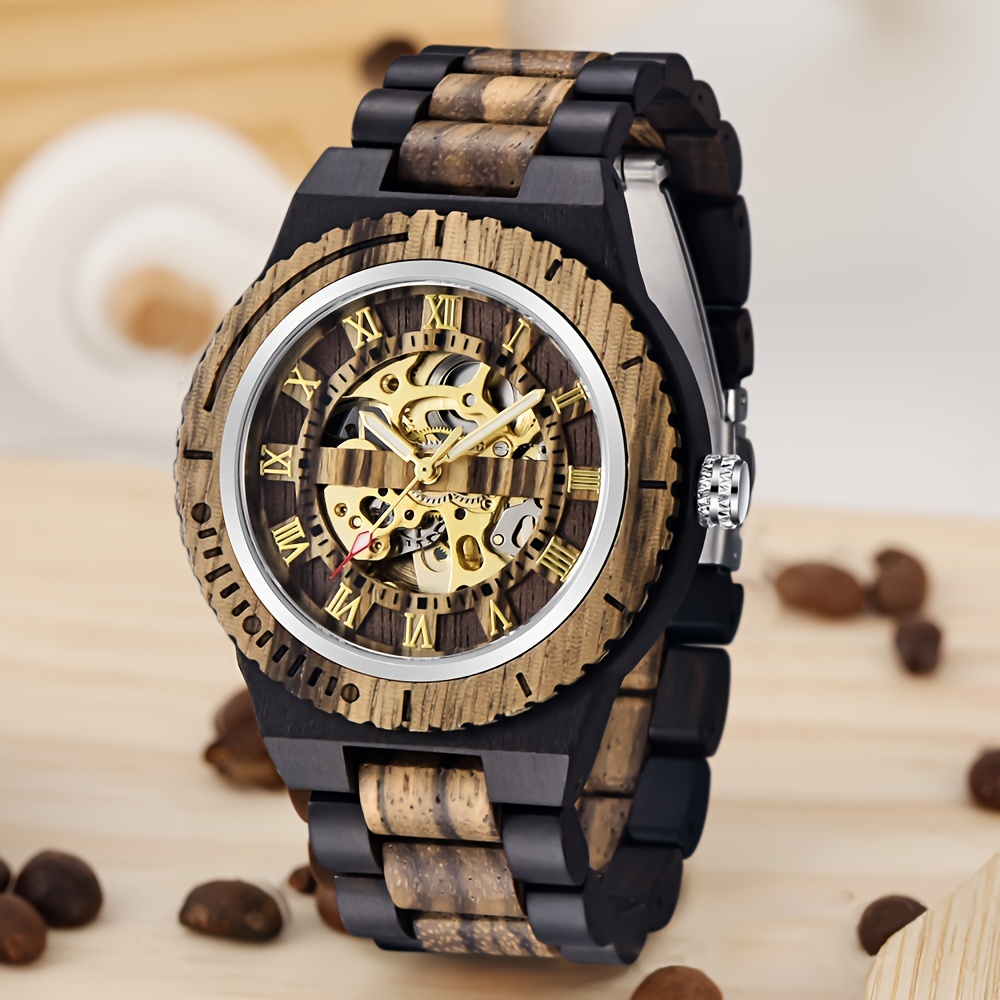 Hollow mechanical outlet watch