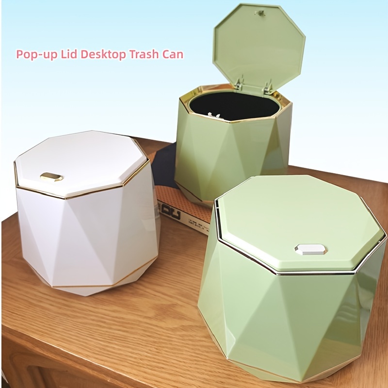 Cubo de basura pequeño, mini cubo de basura en la acera con tapa,  organizador de escritorio, soporte para bolígrafo, juguete de suministros  de