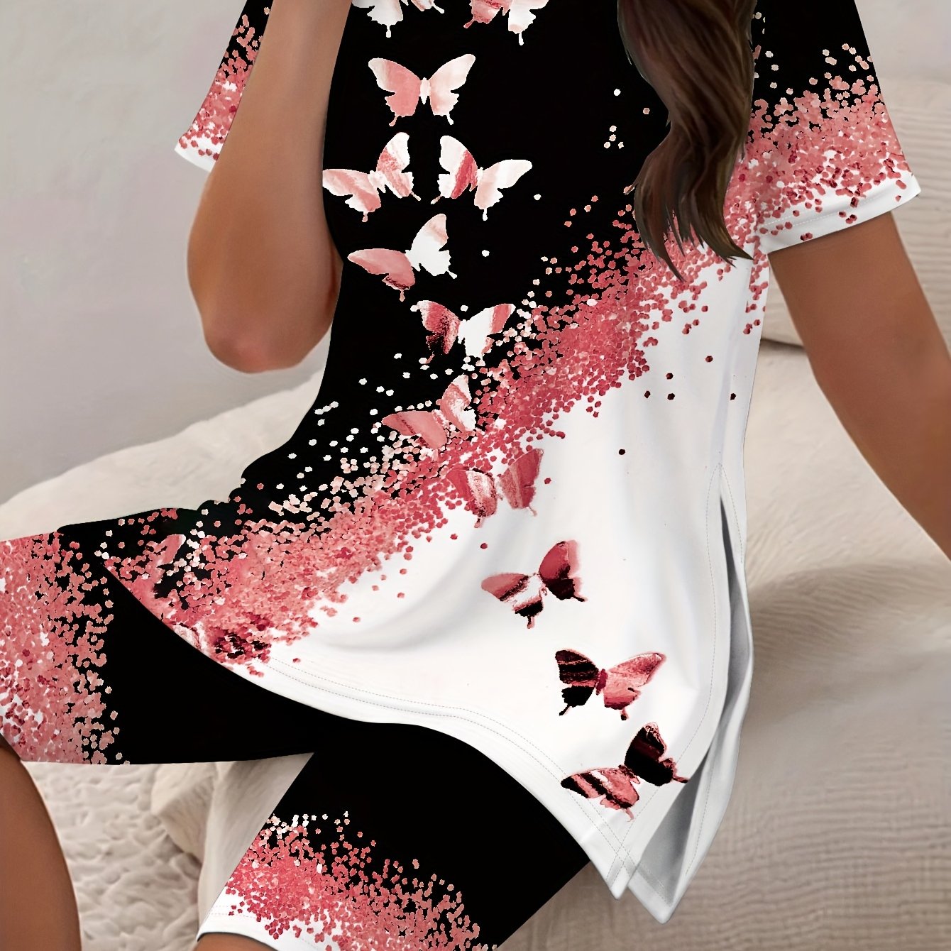 Plus Size - Plus Size - Plus Size Women's Outfit With Floral Short Sleeves And Shorts