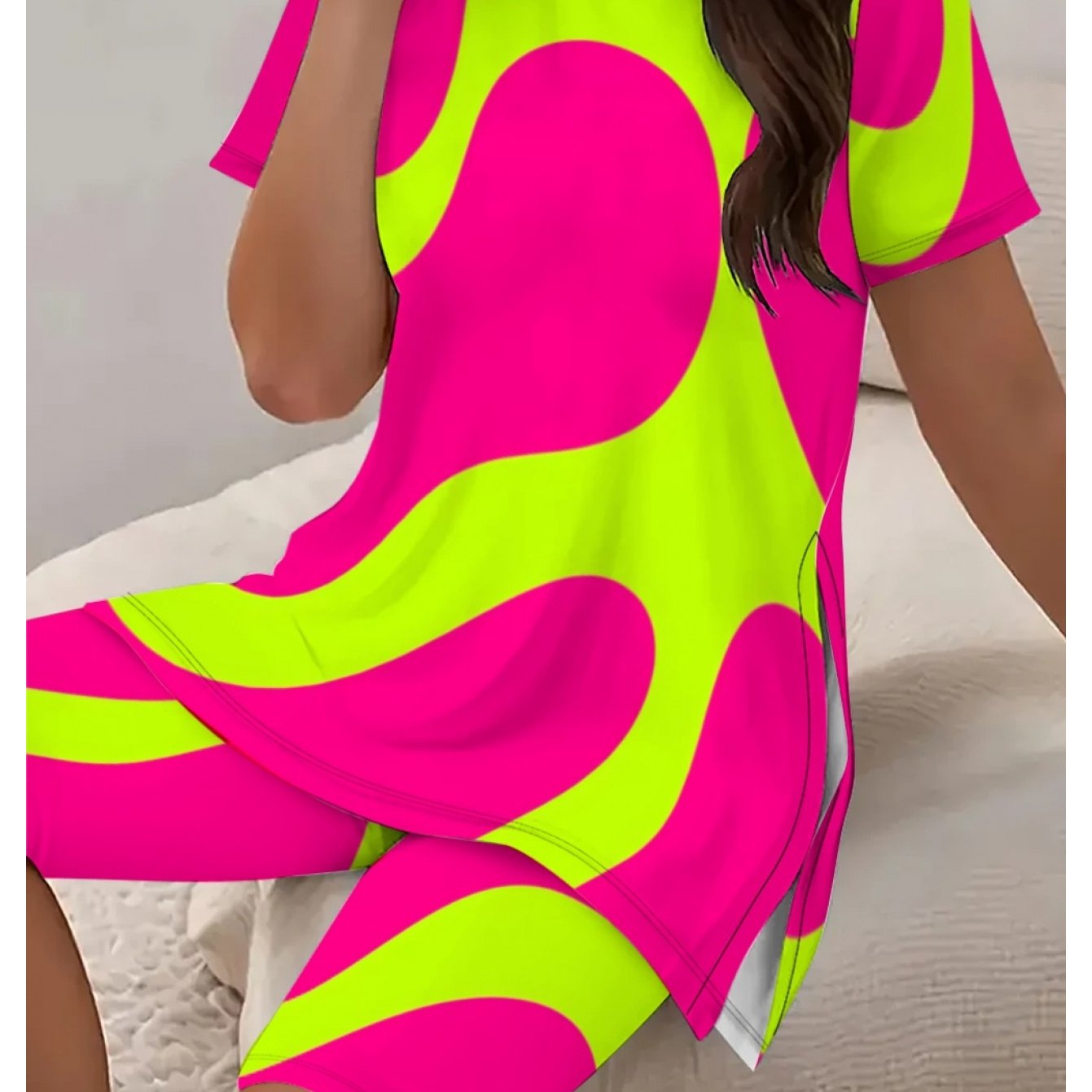TEMU Plus Size, Women's Plus Size Fluorescent Color Block Set, Pink& Print Crew Neck Side Slit T-shirt+ Capris Set, & 2pcs Outfit