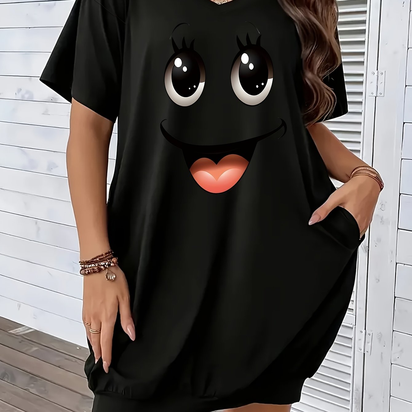 E-shop Damen Plus Size Freizeit Kurzarm Kleid - Schwarzer Cartoon Gesichtsdesign, V-Ausschnitt, Lockere , Mittlere Länge, Bequem & für /Sommer, Kleid |
