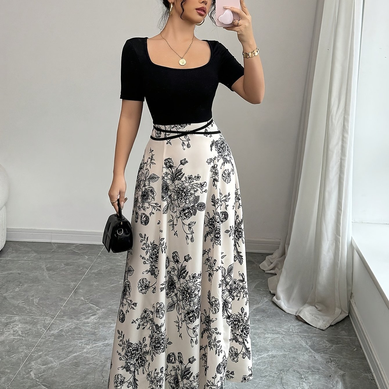 Image of Elegant Short-sleeved Dress With Neckline, Waist Belt, And A Blend Of Chinese-style Prints