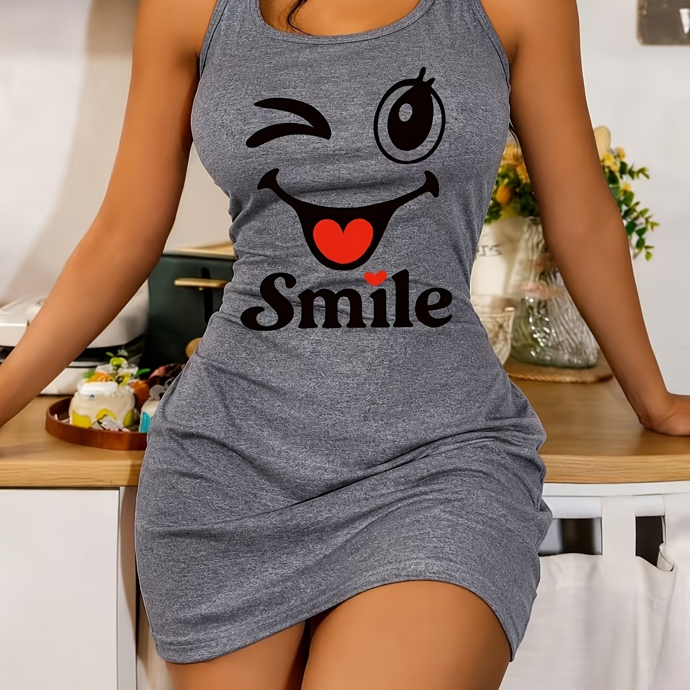 TEMU Women's Smiling Face Print Nightdress, Sleeveless Bodycon Pajamas, Comfortable Loungewear