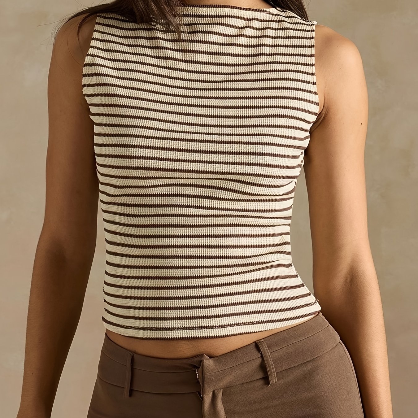 E-shop Elegantes, schmal geschnittenes gestreiftes Tanktop für Damen - , für alle Jahreszeiten geeignet, Bluse im Rundhals-Stil, Tunika mit mittlerem