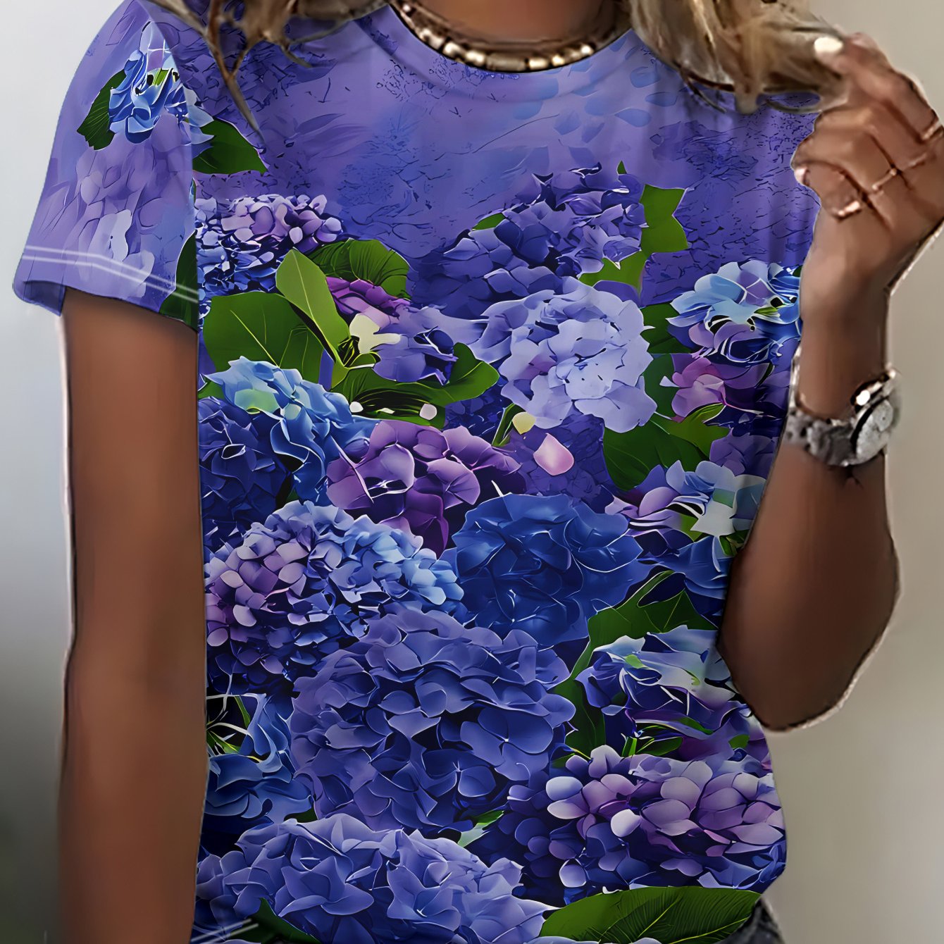 TEMU 2026 New Women's Casual T-shirt - Women's Casual Short Sleeve T-shirt, 1pc Blue-purple Hydrangea Blooming, Green Leaves Accent, Background