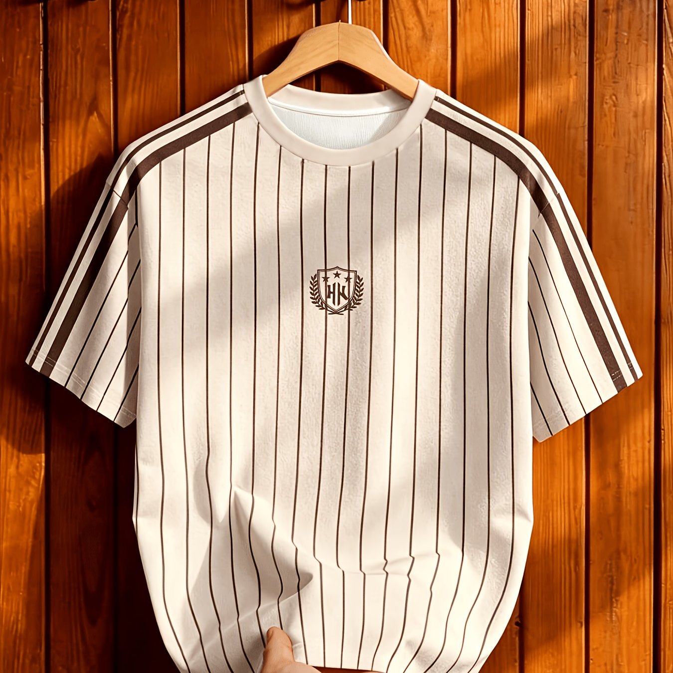 TEMU Camiseta casual a rayas para hombre con franjas de en los hombros y estampado de - superior transpirable de cuello y manga corta, para uso