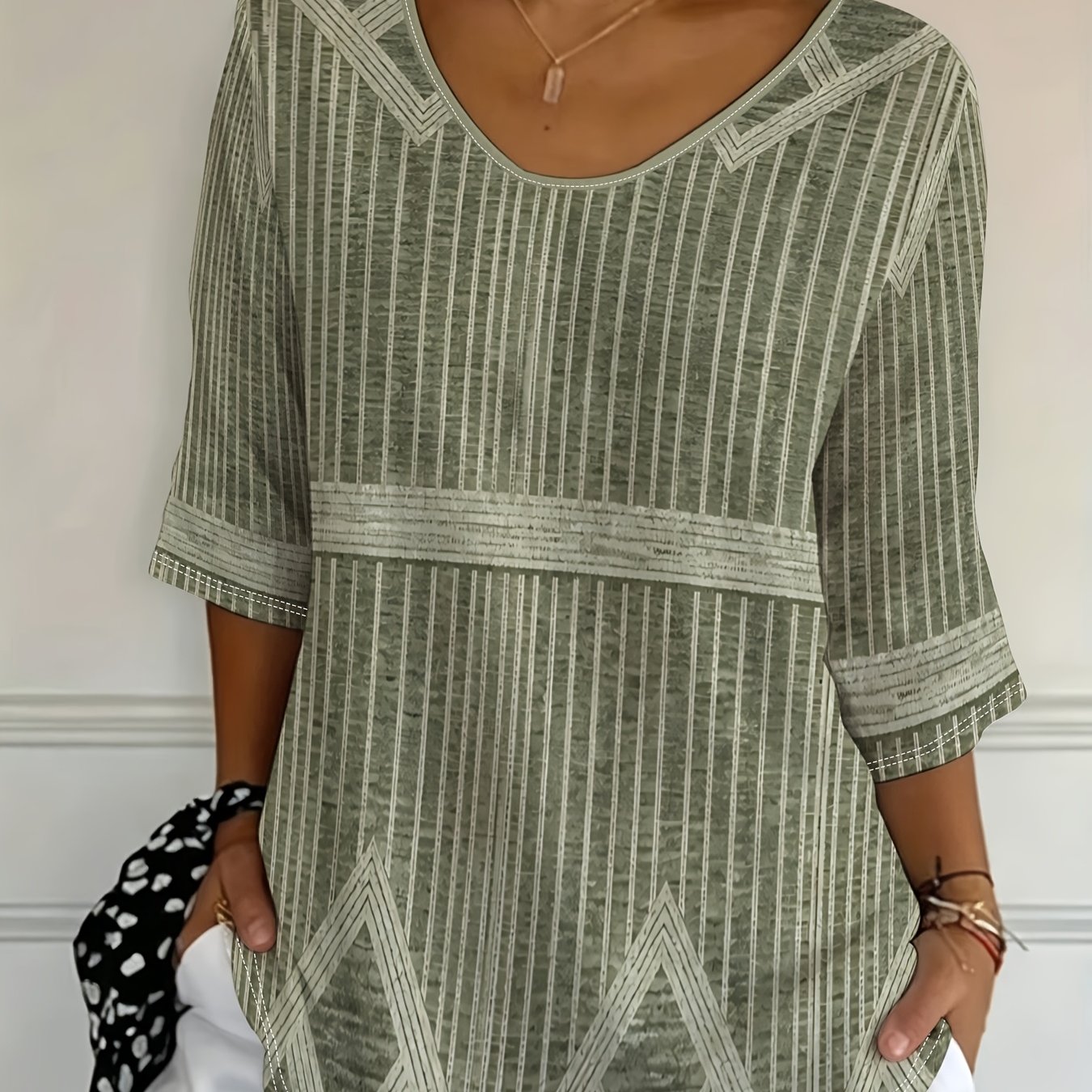 TEMU Plus Size - [printed Design-not Textured] Plus Size Women's Top, Geometric Pattern, Modern Aesthetic Style, Suitable For Daily Wear And Casual
