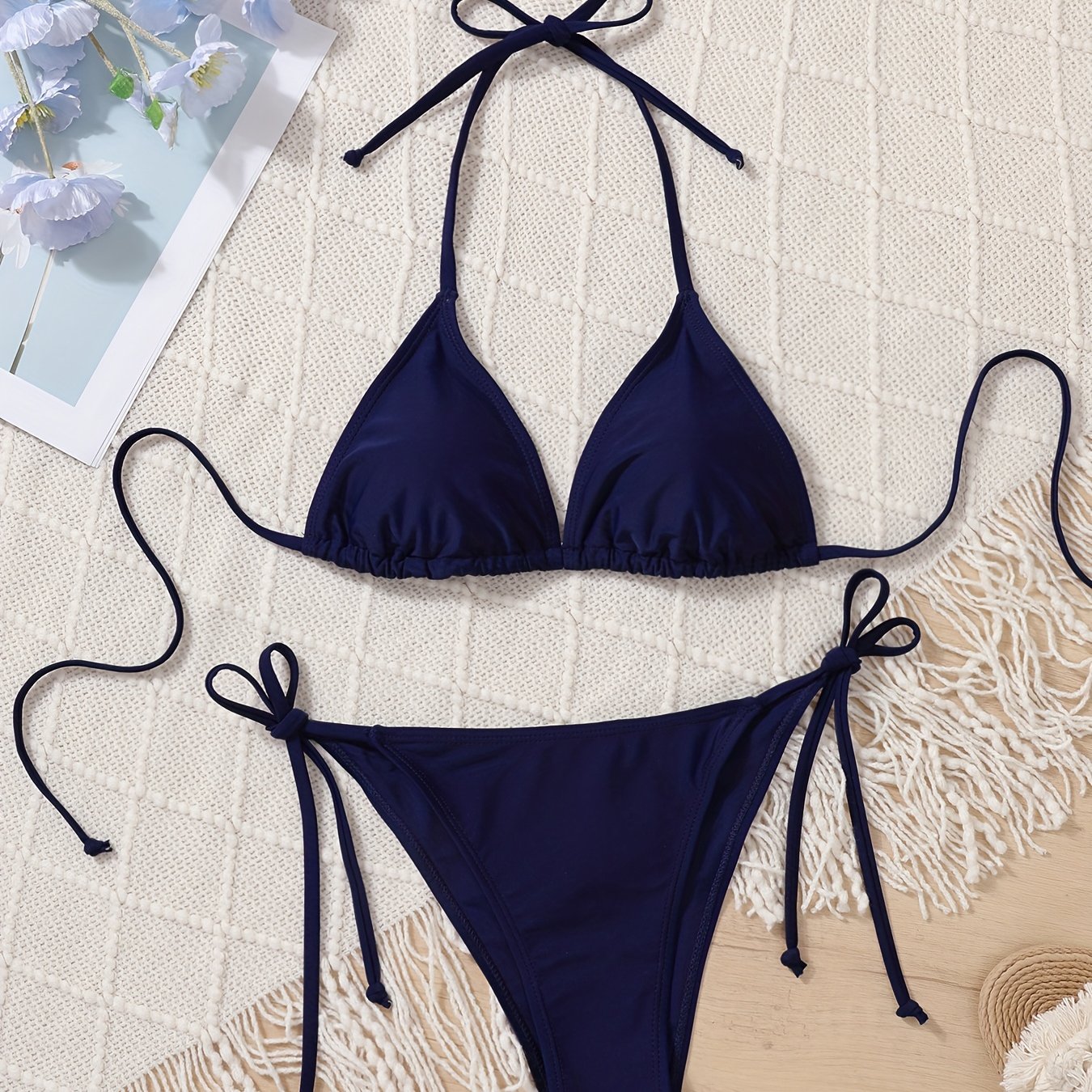 E-shop Marineblaues, sexy Bikini-Set mit Halter-V-Ausschnitt, rückenfreiem Design, hochgeschnittenen Seiten und einem zweiteiligen Badeanzug mit einem