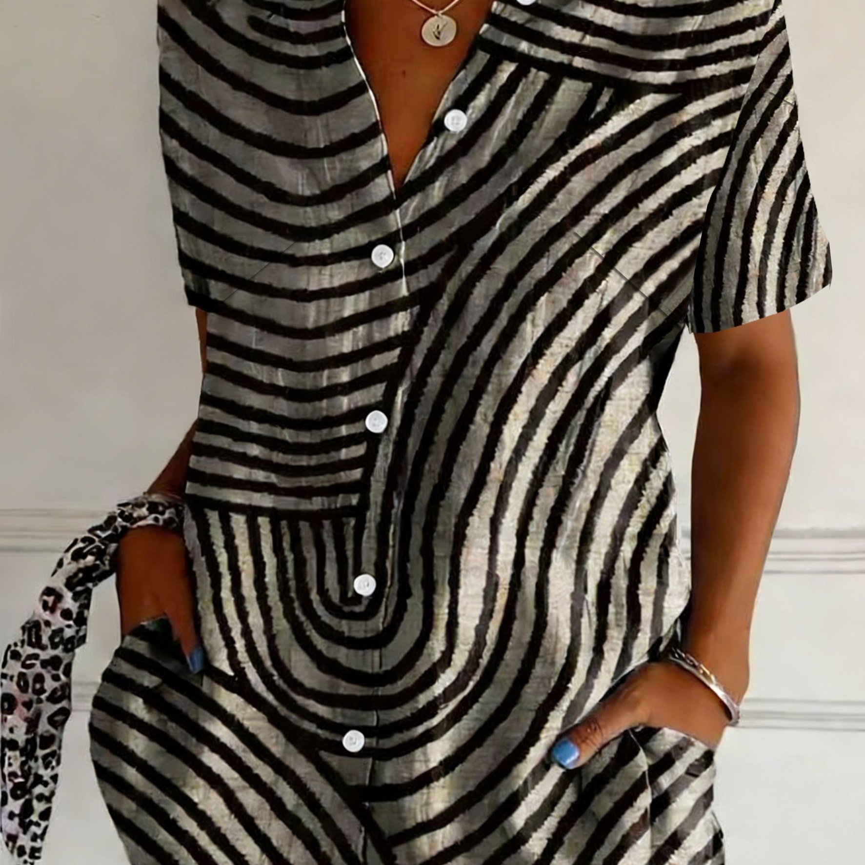 Image of Plus Size - Plus Size - Casual Fashion Vintage Geometric Print Women's Plus Size Button-up Short Sleeve Shirt