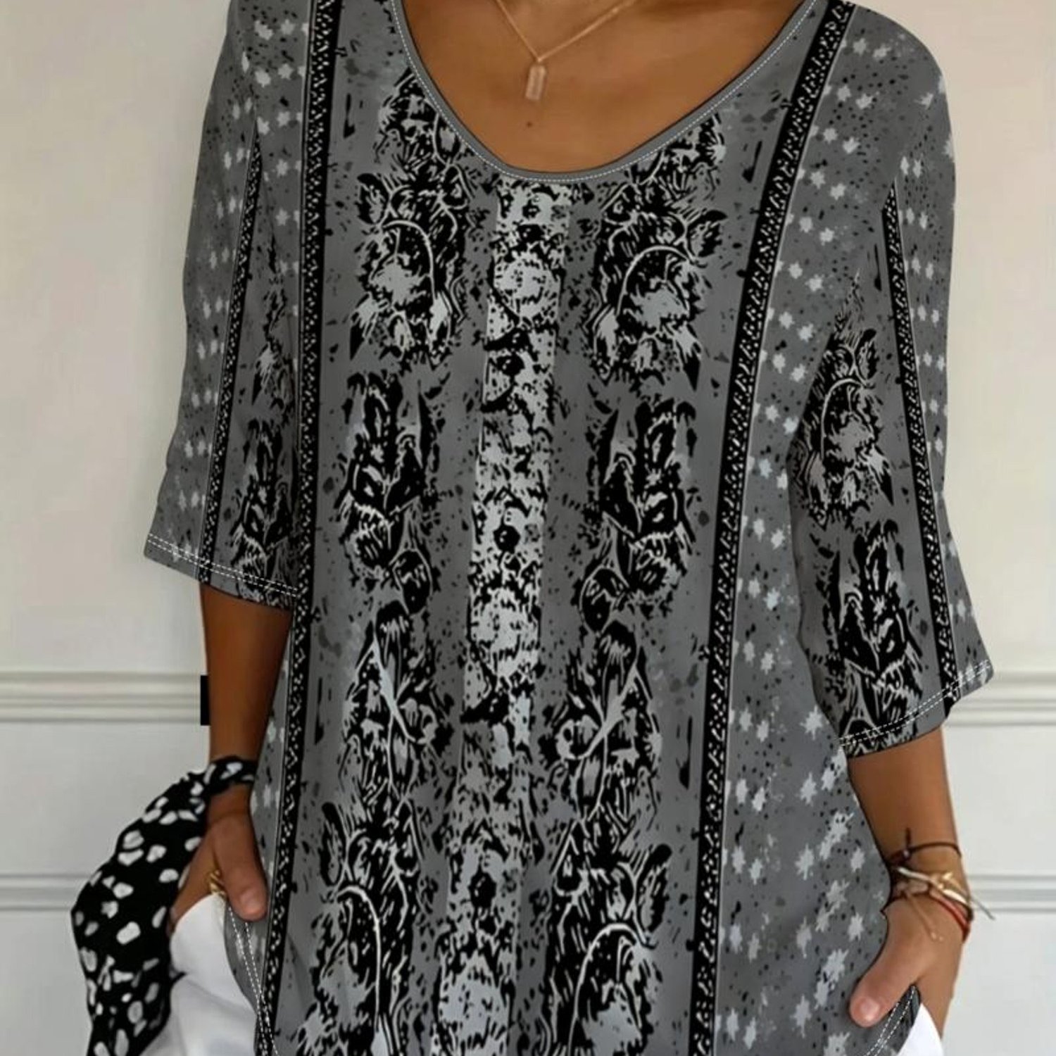 TEMU Plus Size Women's V-neck 3/4 Sleeve T-shirt, 2026 Summer New Retro Striped Pattern, Loose Top, Casual Versatile -shirt, /color Optional