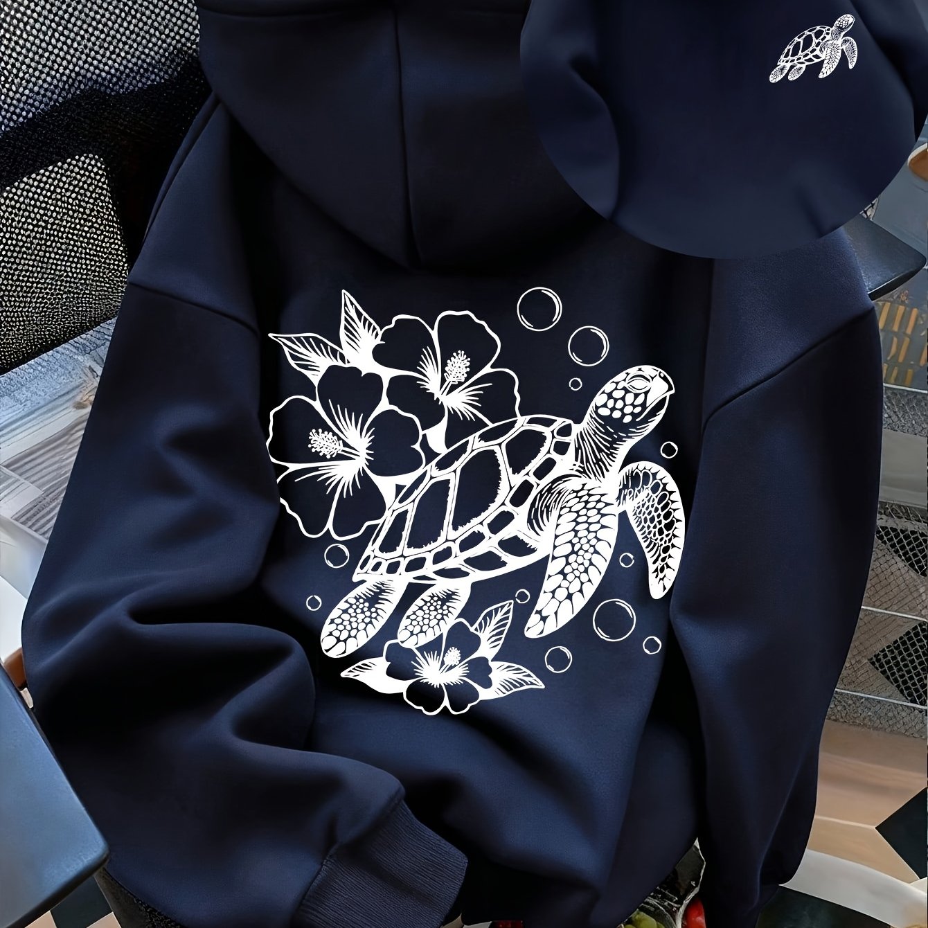 TEMU Women's Hooded Sweatshirt With Sea Turtle And Hibiscus Line-art Pattern; Perfect For Casual Wear In Autumn And Winter
