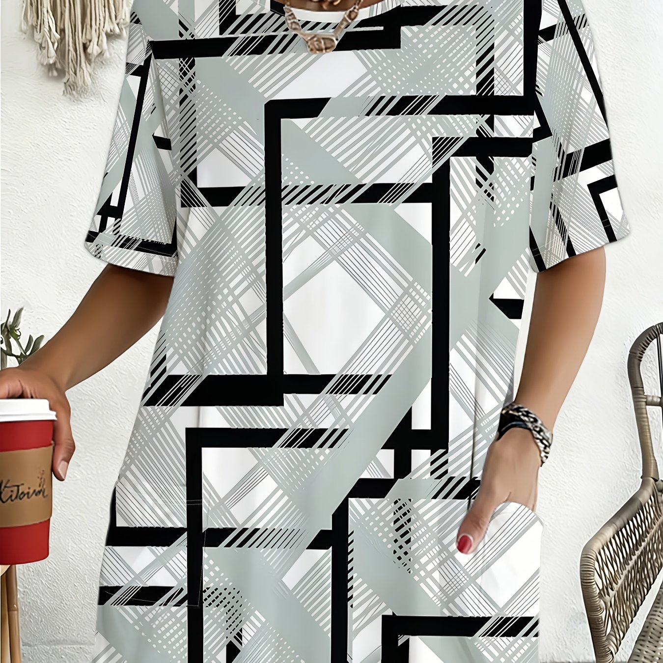 TEMU Women's Plus Size Oversized Short Sleeve T-shirt - Plaid Print Round Neck Blouse-compatible Top With Pockets | Gray/white/black Suitable For