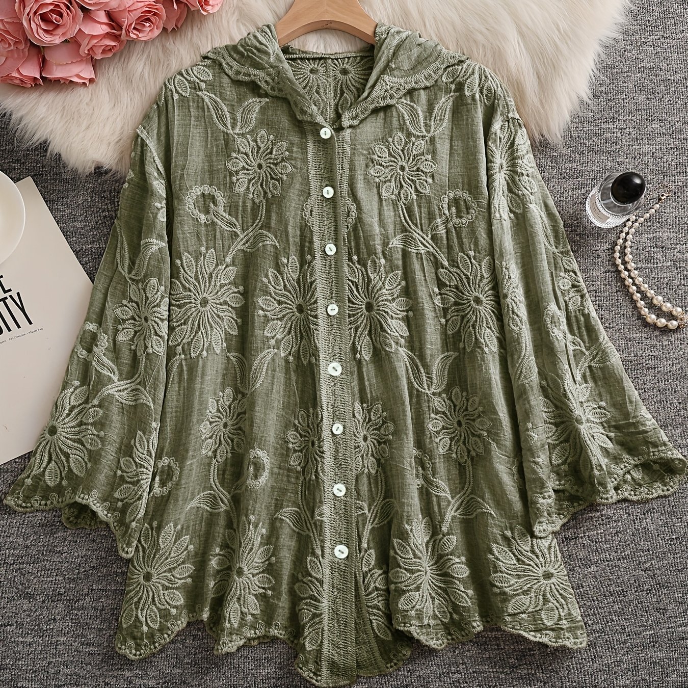 25 Autumn/winter Romantic Heavy-duty Exquisite Embroidered Flower Shirt For Women, New Small Turn- Collar With Hood, Loose Fit Versatile Top