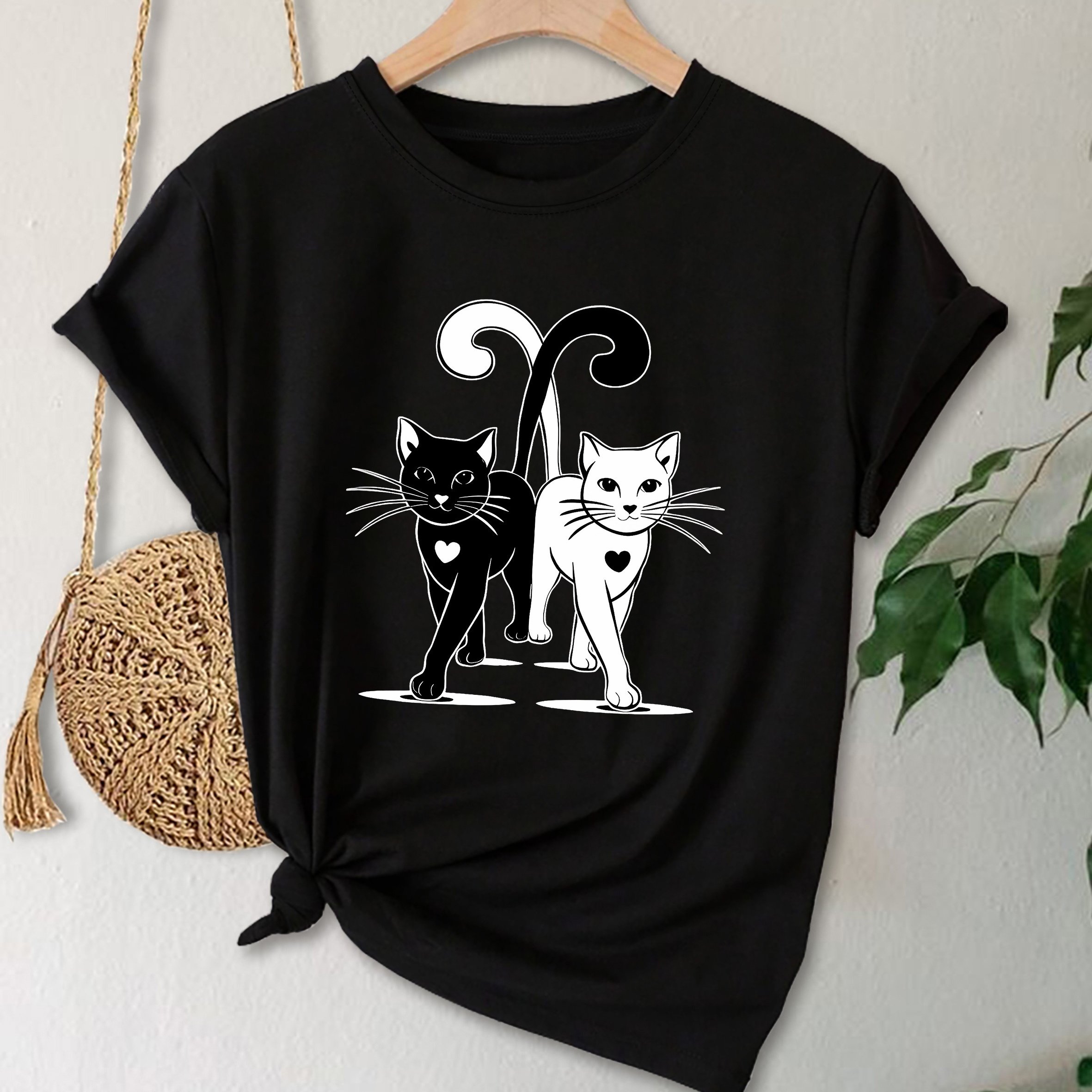TEMU Una camiseta de 100% algodón puro para mujer con diseño de gato y negro; es un top casual holgado con cuello y cortas