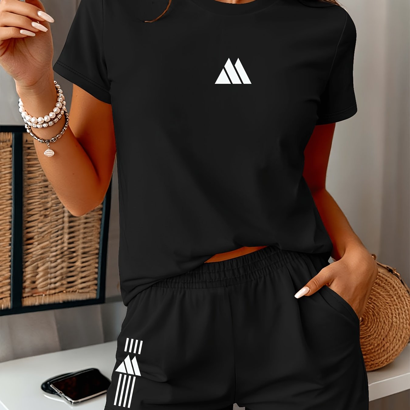TEMU Fashionable And Versatile Women's Short-sleeve And Shorts Set With Trendy Geometric Graphic Prints, A Popular Casual Suitable For Leisure, S,,